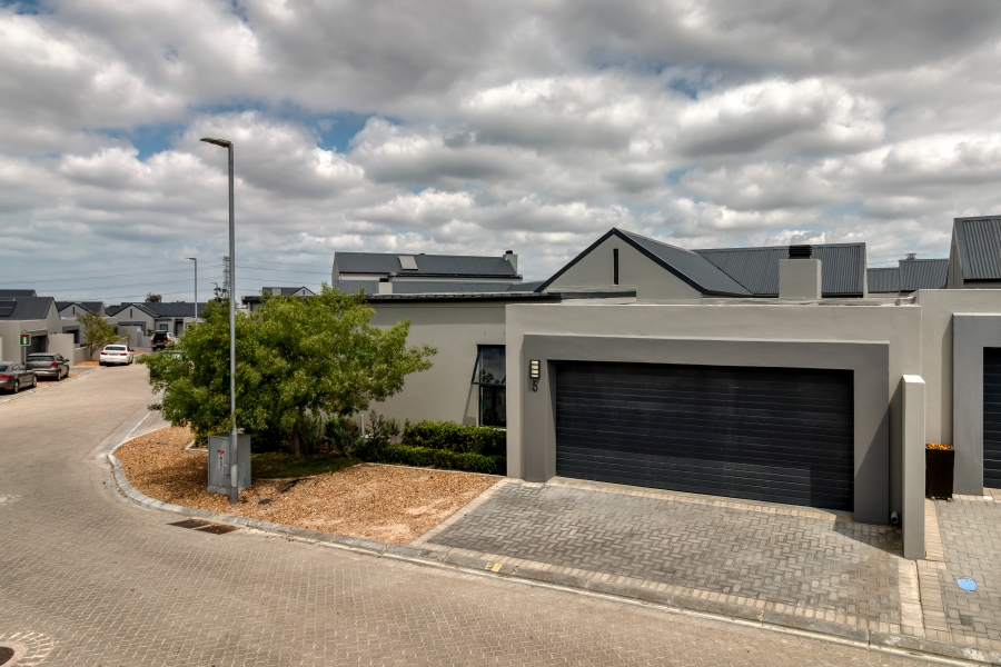4 Bedroom Property for Sale in Aan de Wijnlanden Western Cape